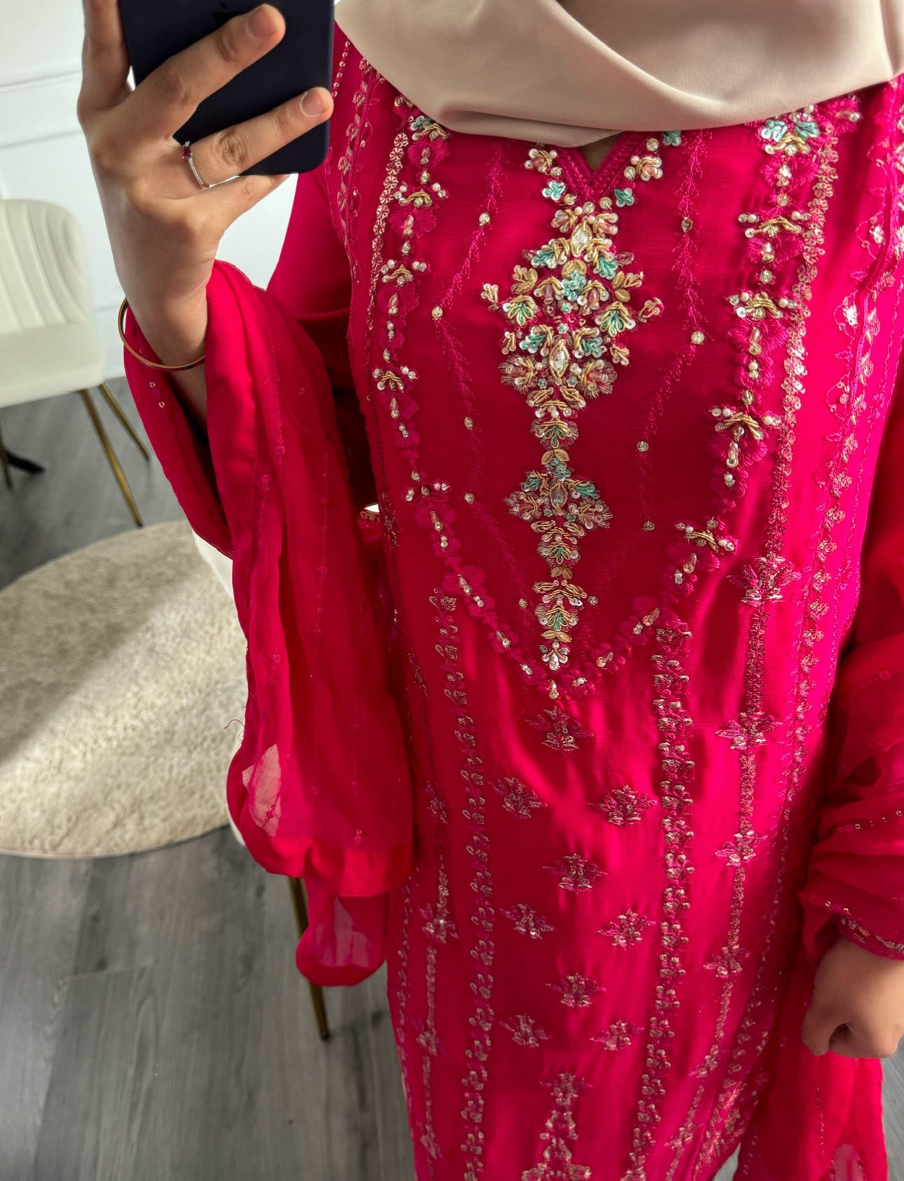 SUIT INDILA