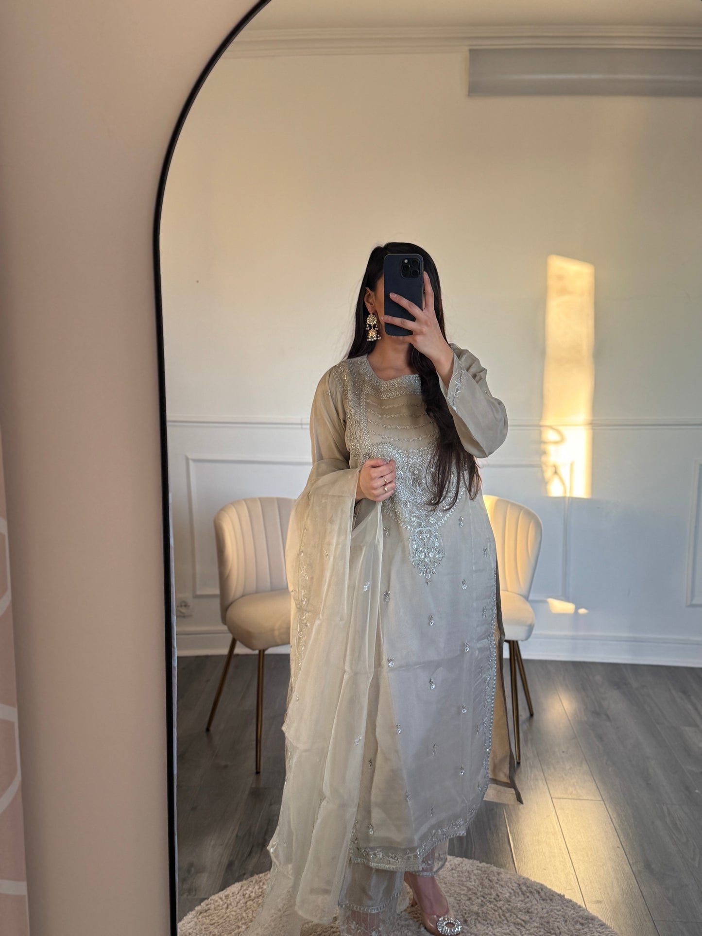 SUIT MISHAL
