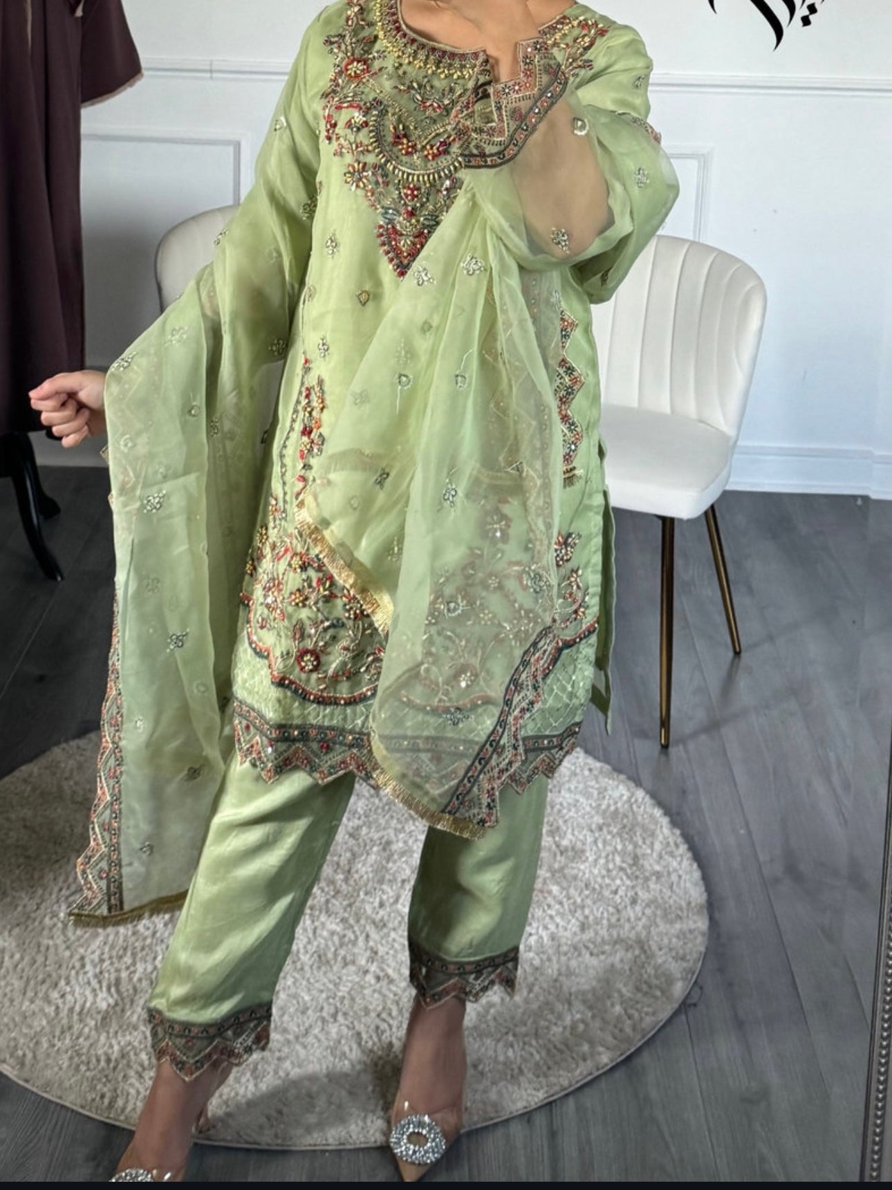 SUIT RANIYA