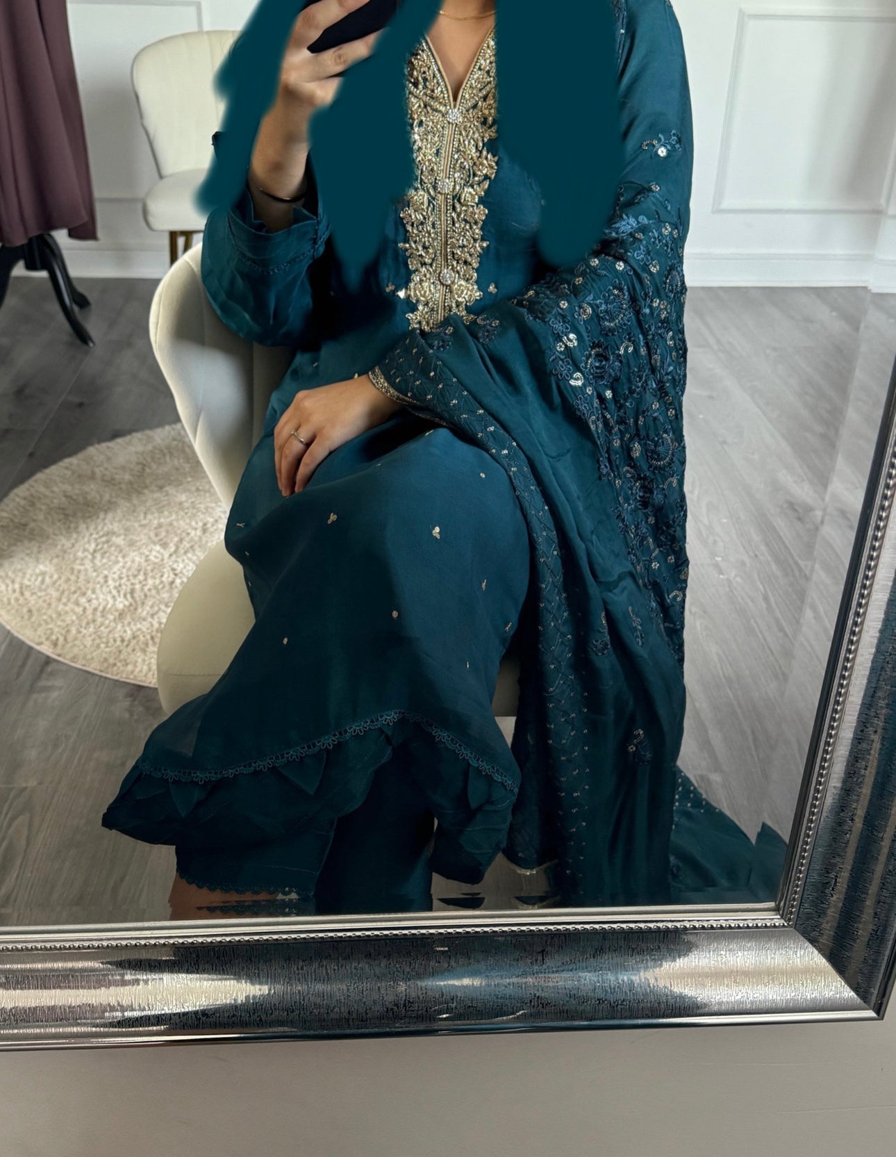 SUIT NAZIYA