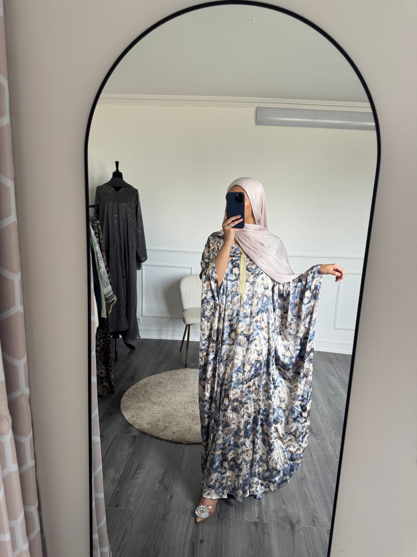 Robe Nadia