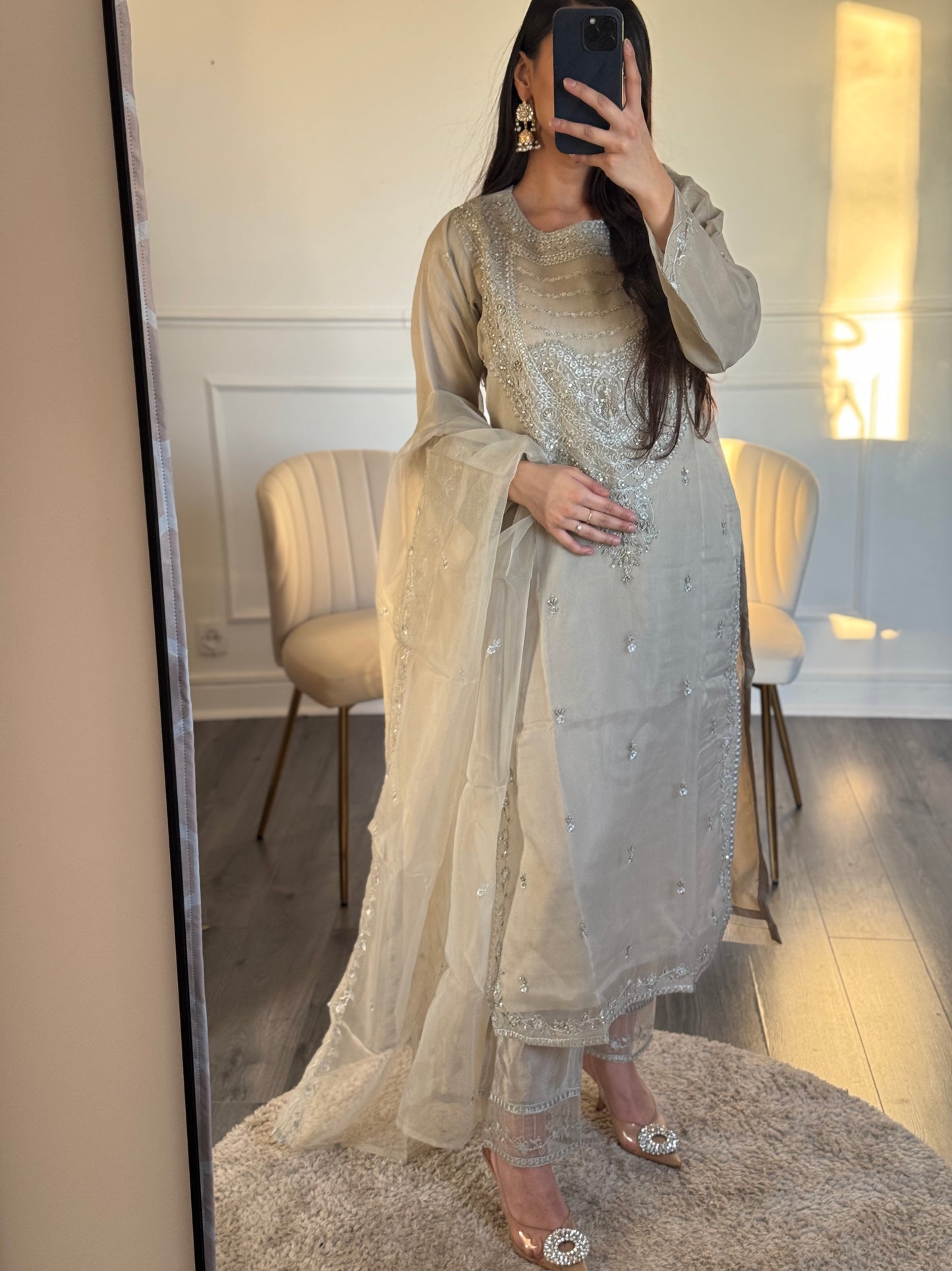 SUIT MISHAL