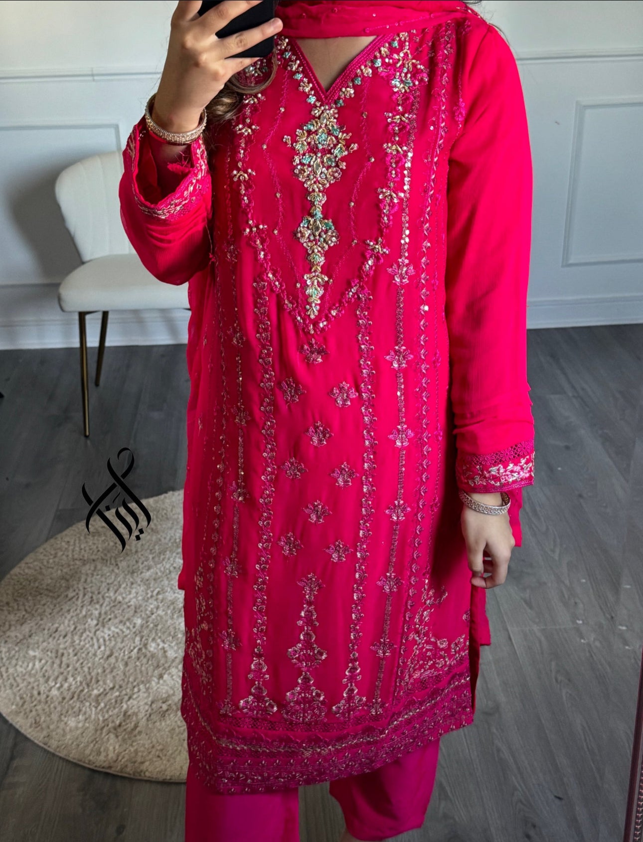 SUIT INDILA