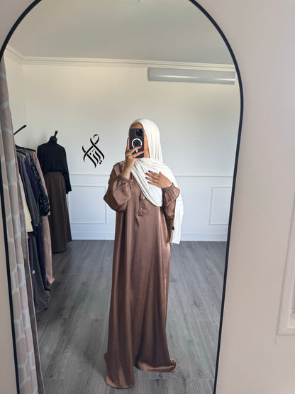 Robe satinée cappuccino