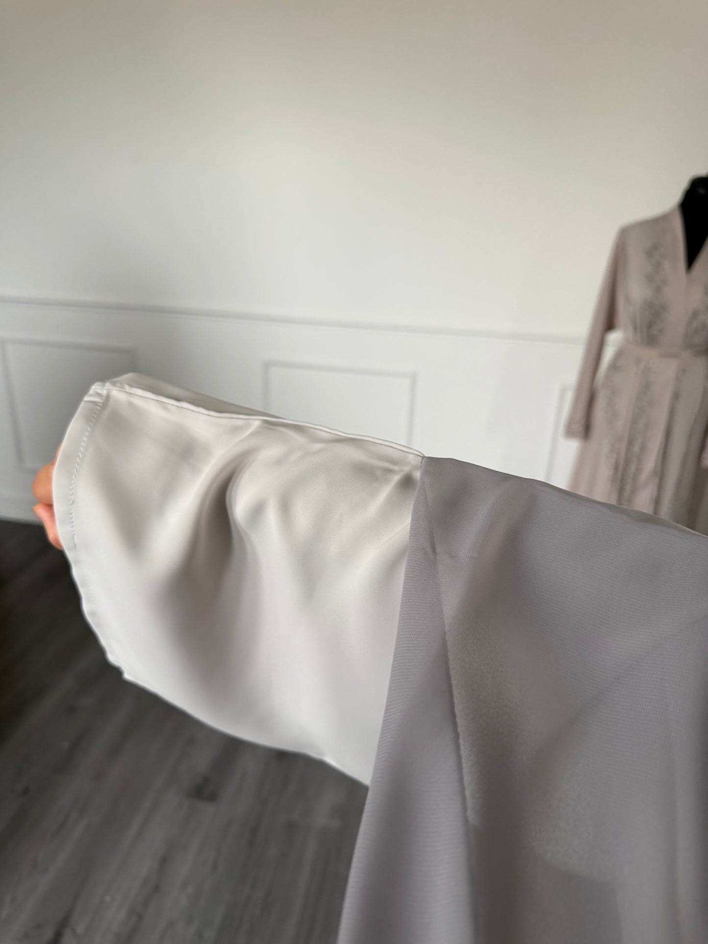 ABAYA SORAYA — Gris clair