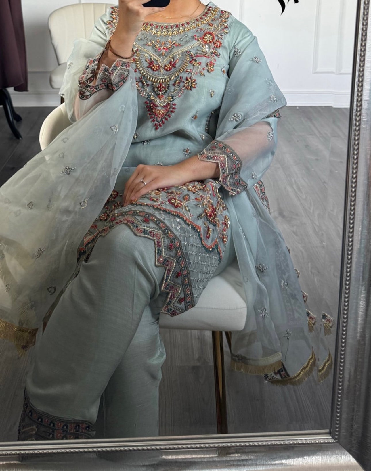 SUIT RANIYA