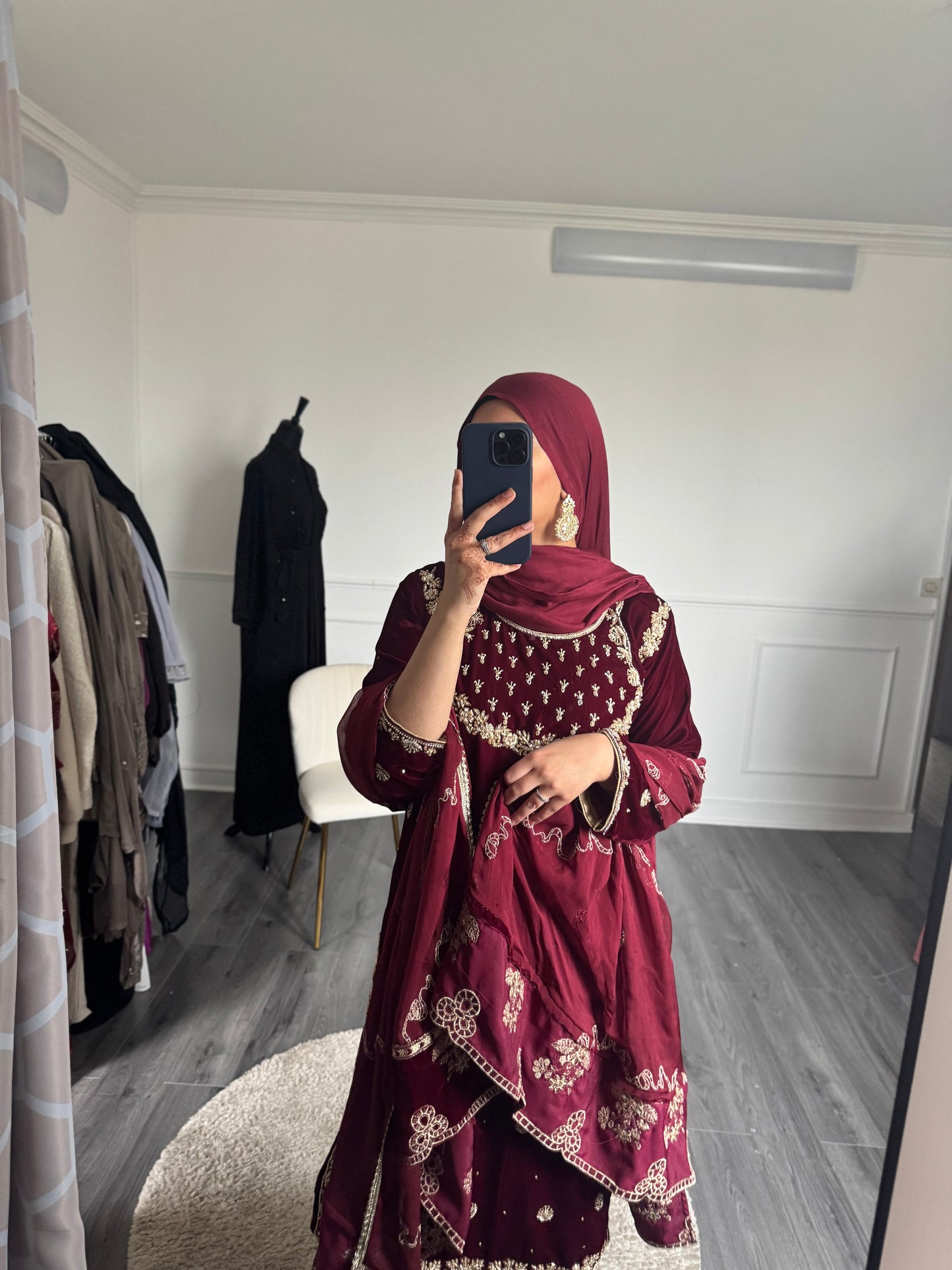 Velvet Nimra Red