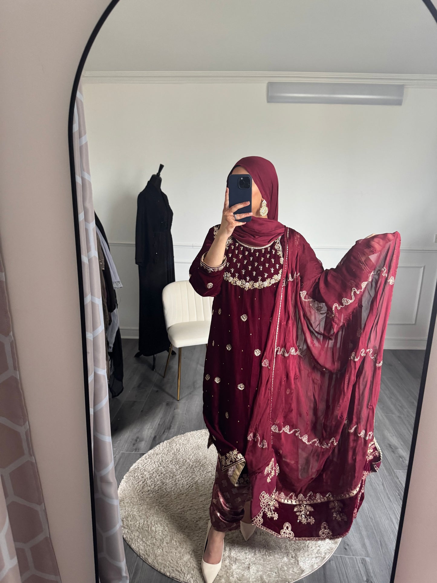 Velvet Nimra Red