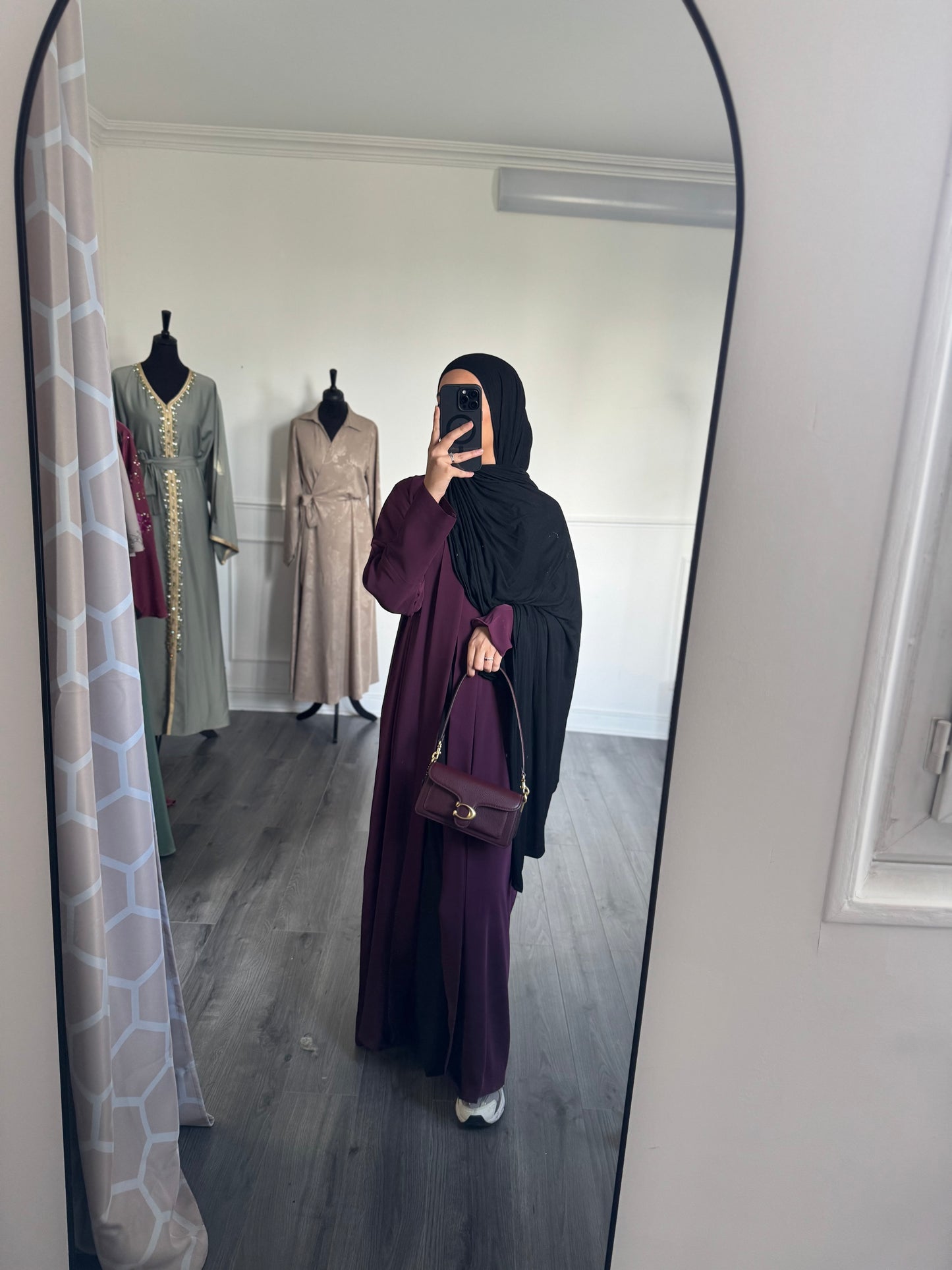 Abaya Ayna