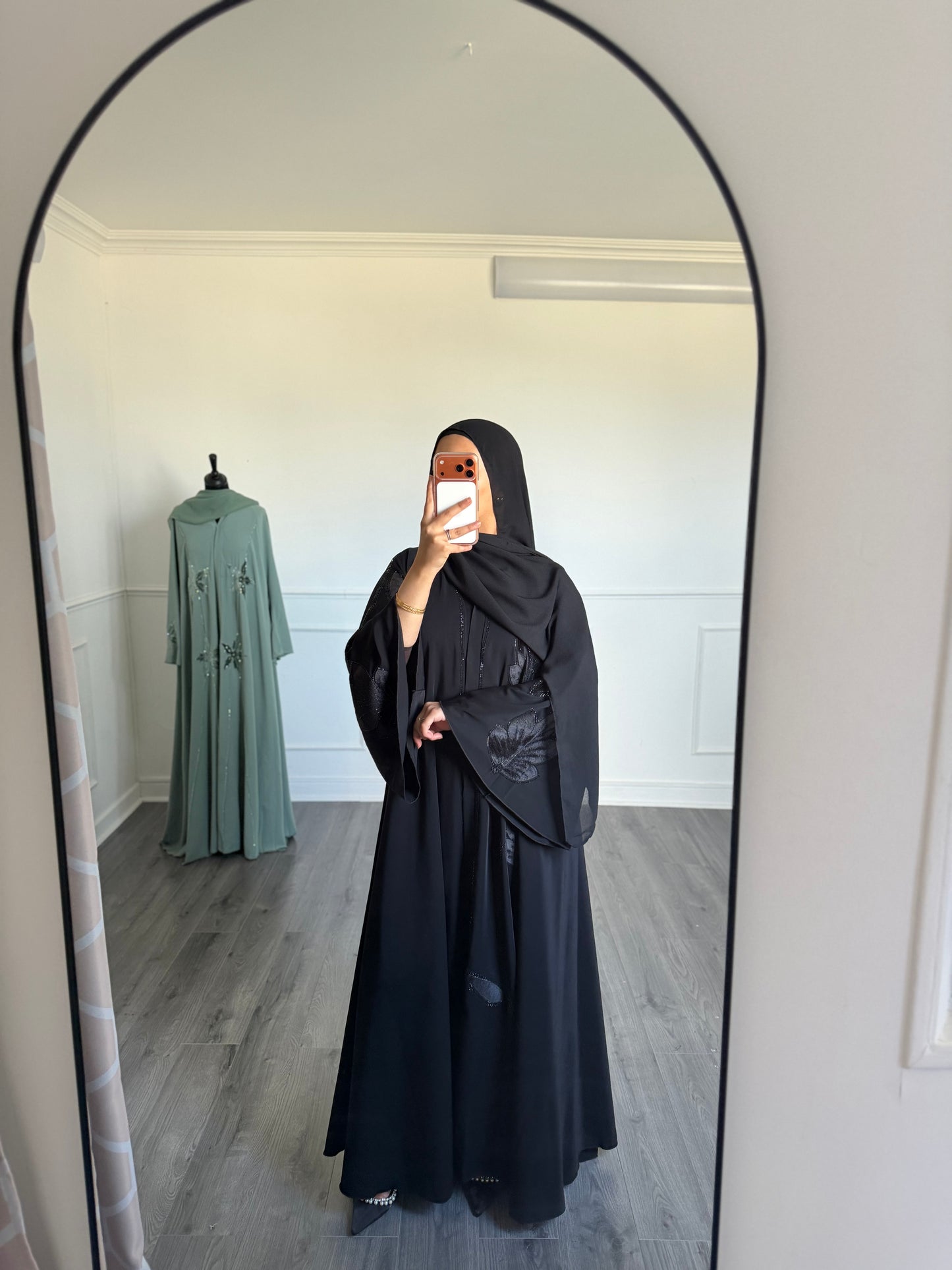 Abaya Elyna