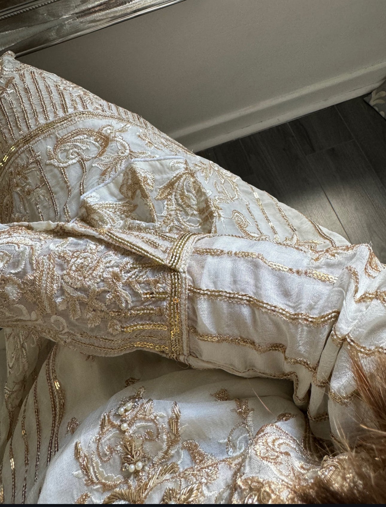 SUIT URWA