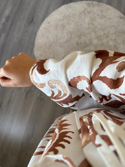 Robe marron sans le fil devant