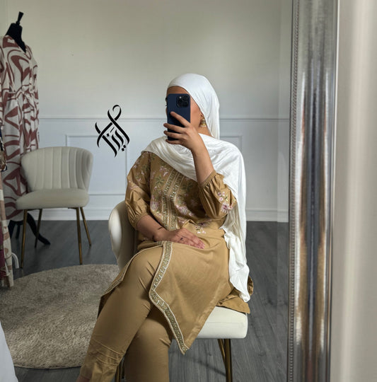 SUIT AINA