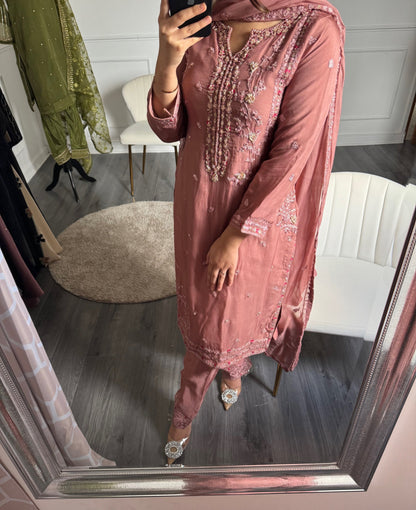 SUIT MARIAM