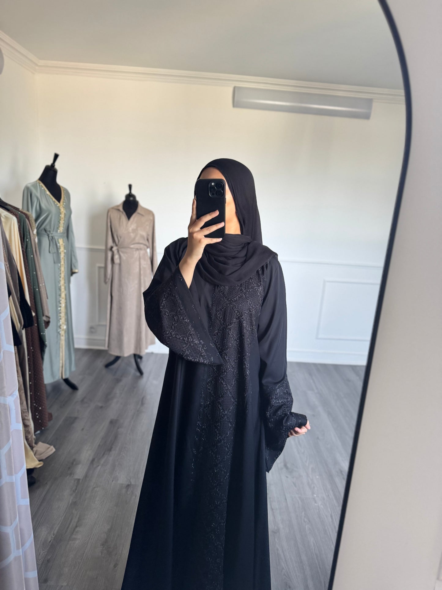 Robe Nadia