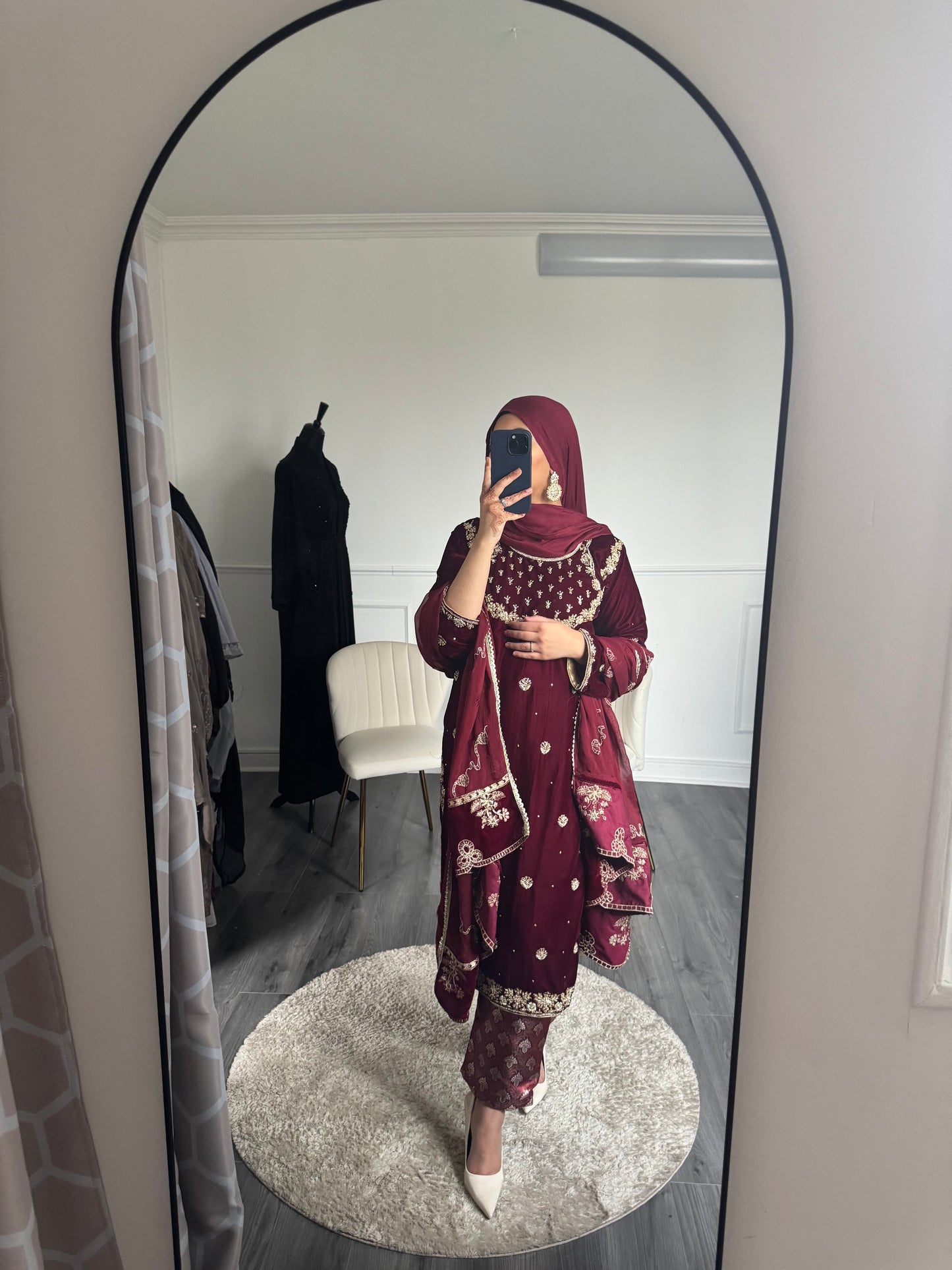 Velvet Nimra Red