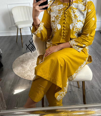 SUIT 2P : Muqadas