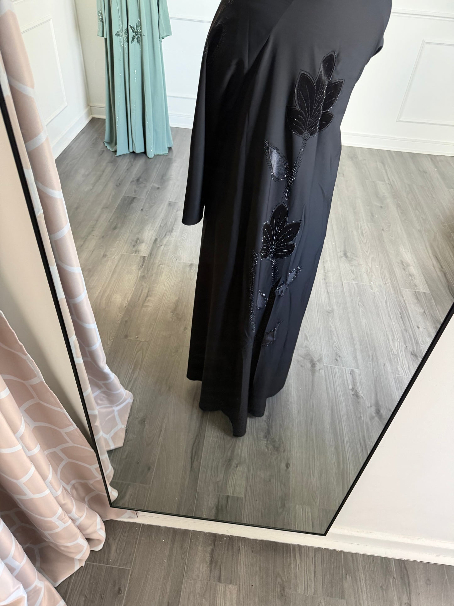 Abaya Elyna
