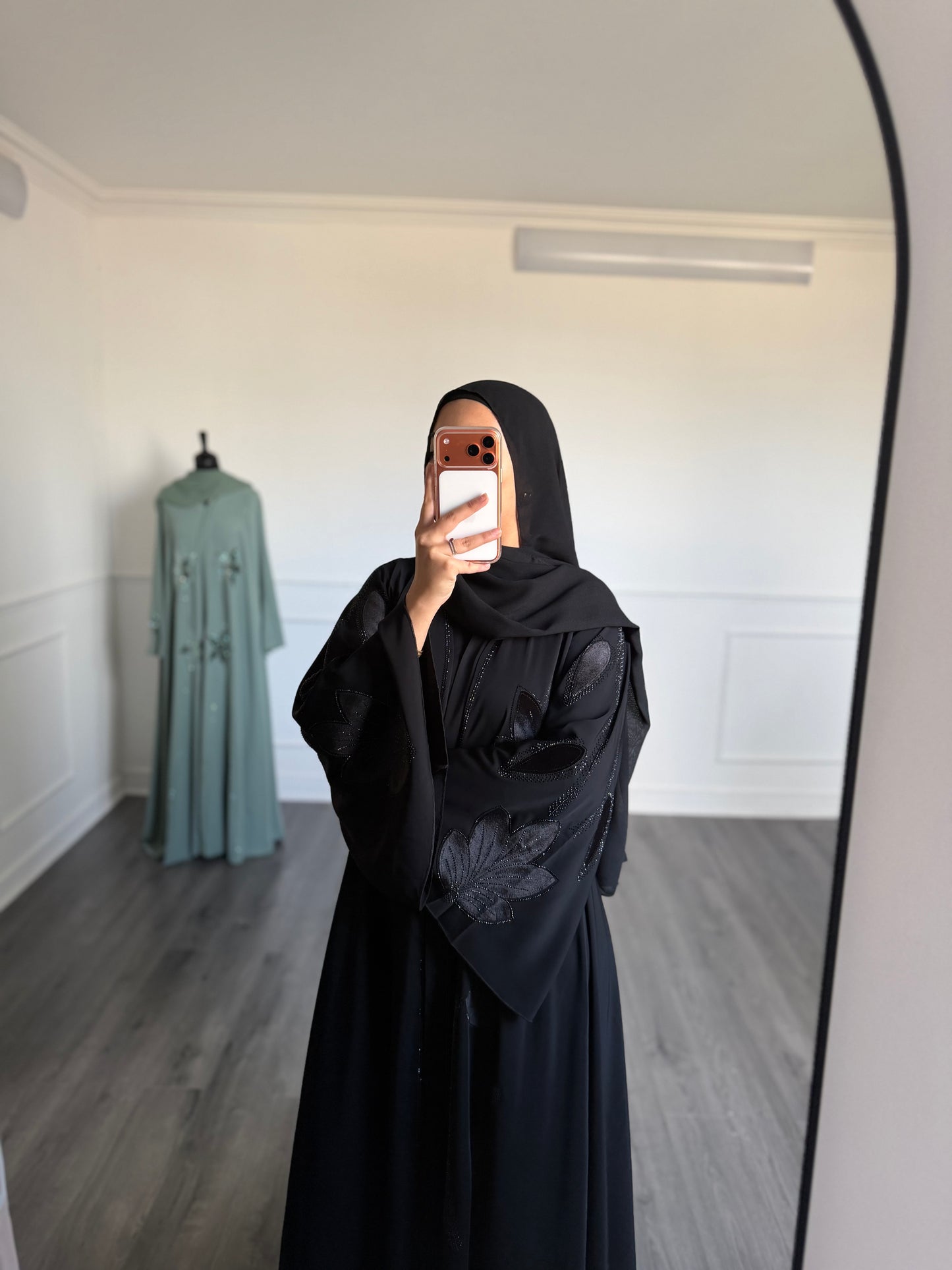 Abaya Elyna