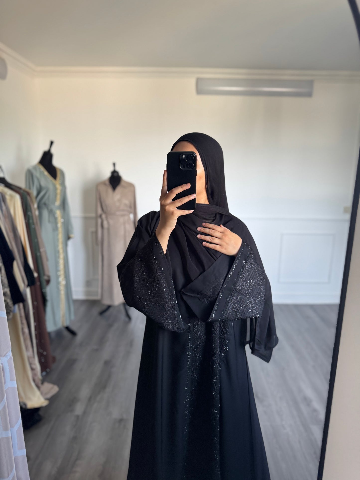 Robe Nadia