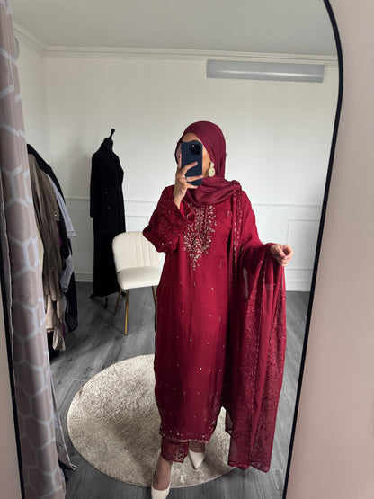 SUIT AMNA