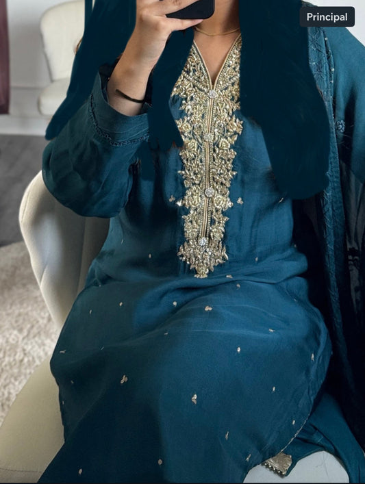 SUIT NAZIYA