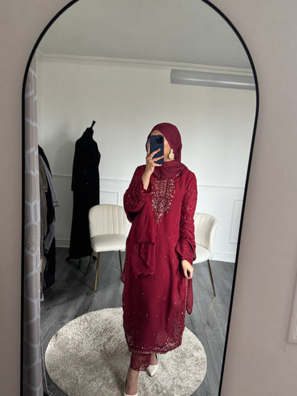 SUIT AMNA