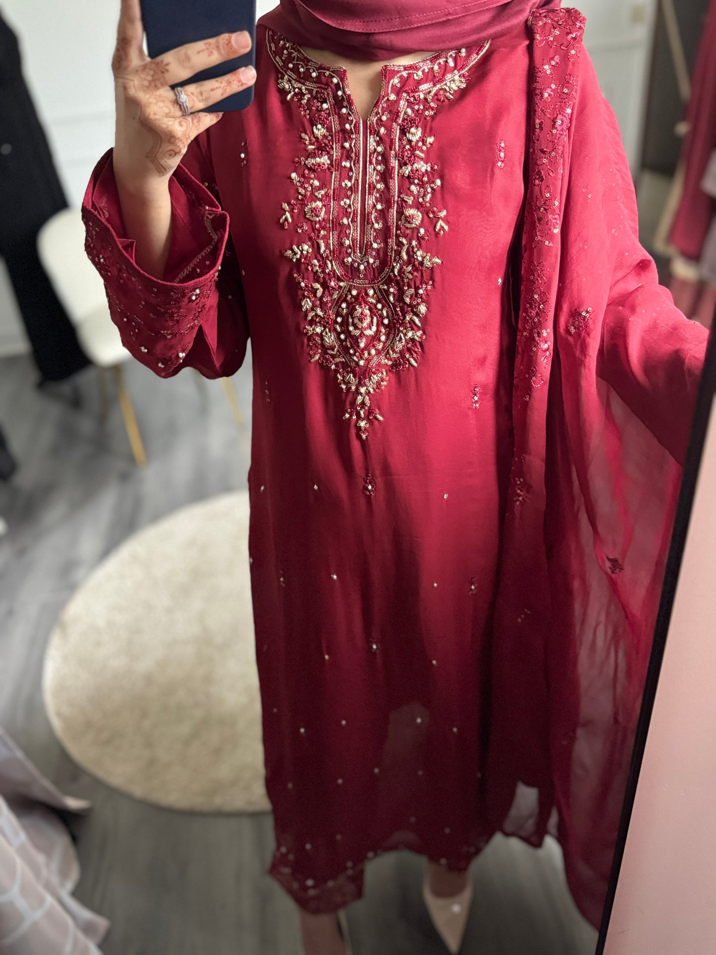 SUIT AMNA
