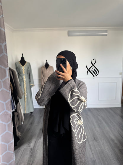 (taupe grisé) Gilet doux fleurie