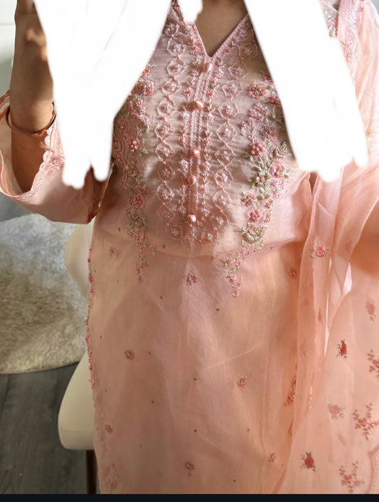 SUIT YUMNA