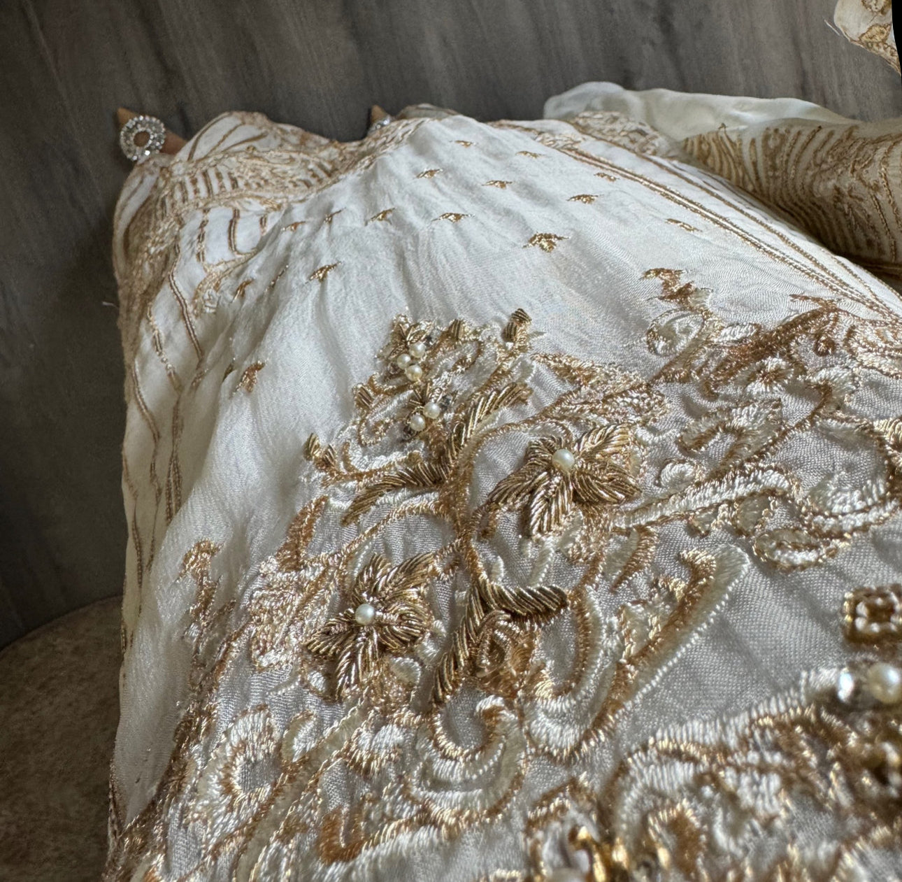 SUIT URWA