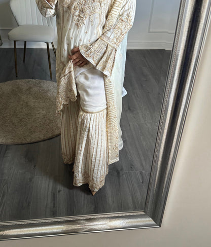 SUIT URWA