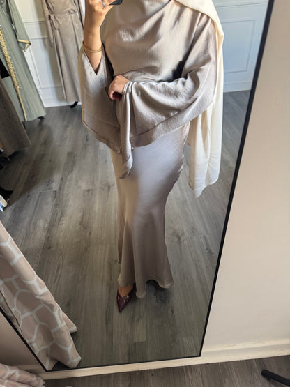 (Beige) Robe satinée longue