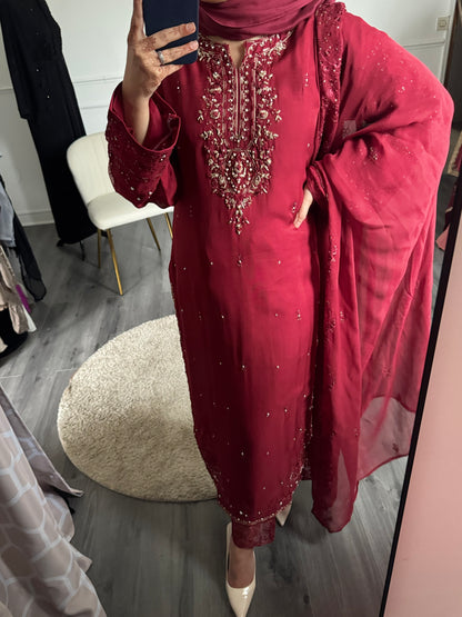 SUIT AMNA
