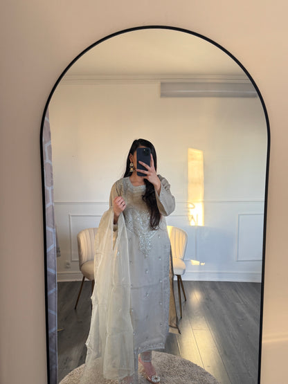 SUIT MISHAL