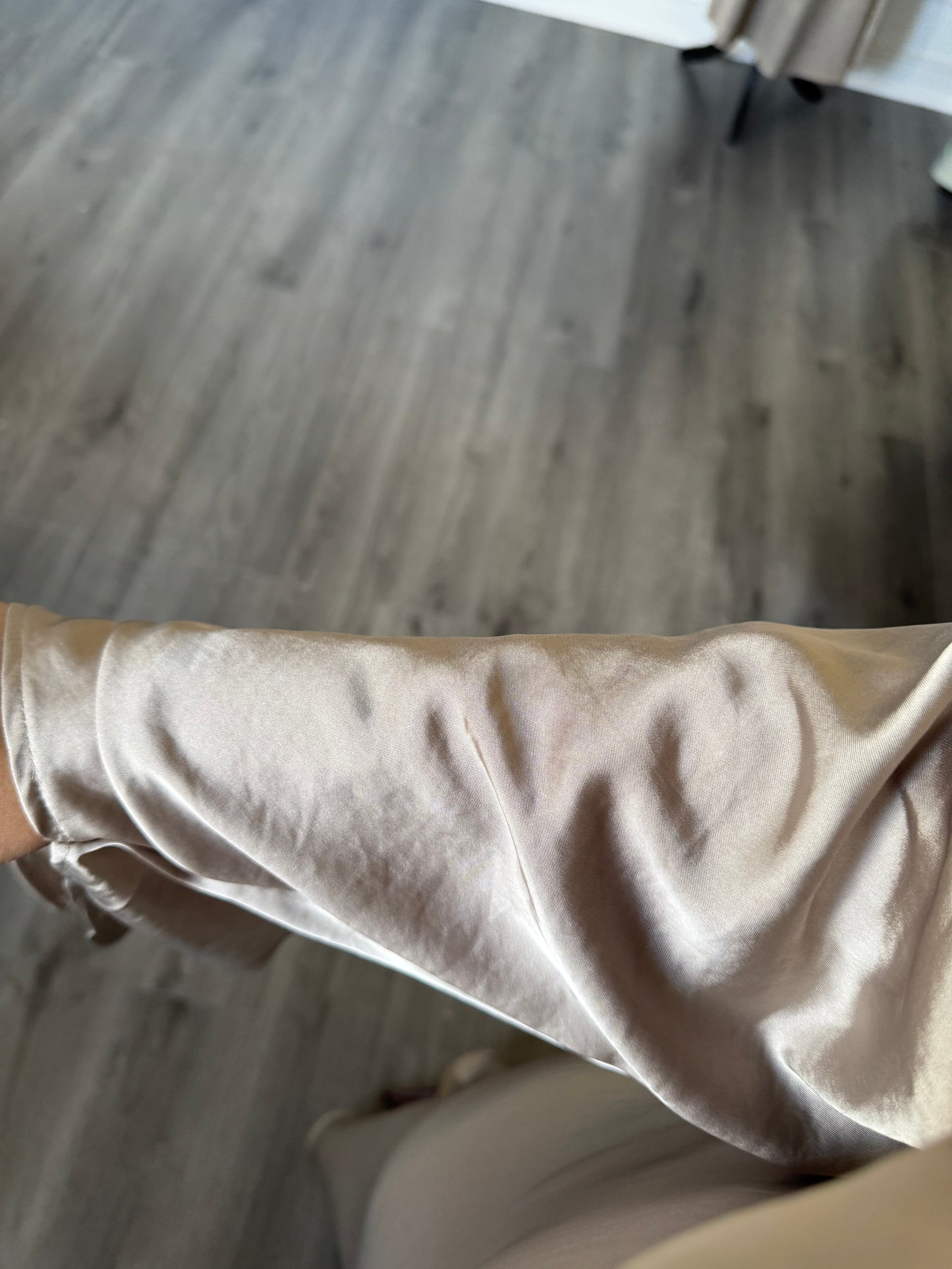 (Beige) Robe satinée longue