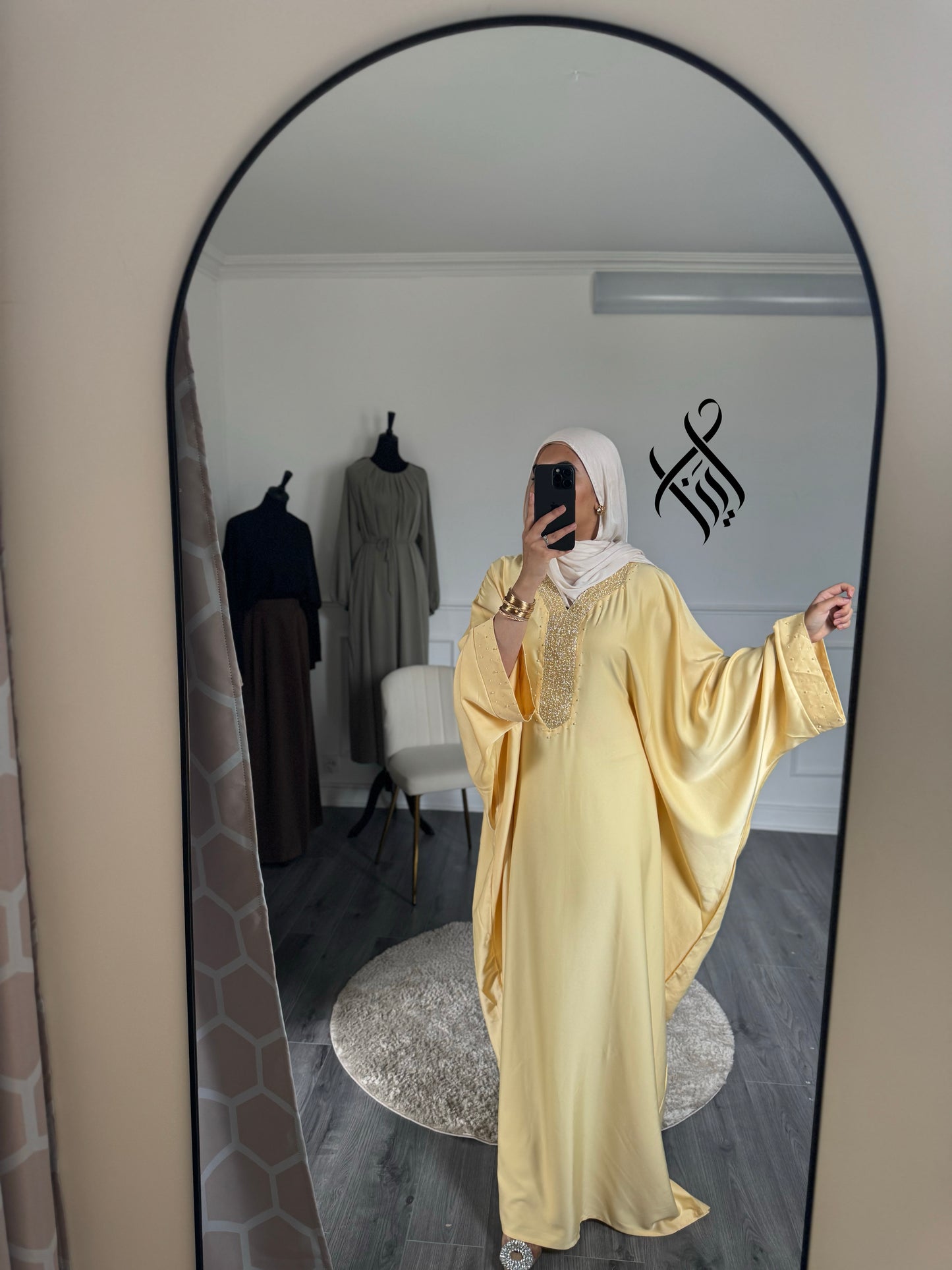 Robe Husna