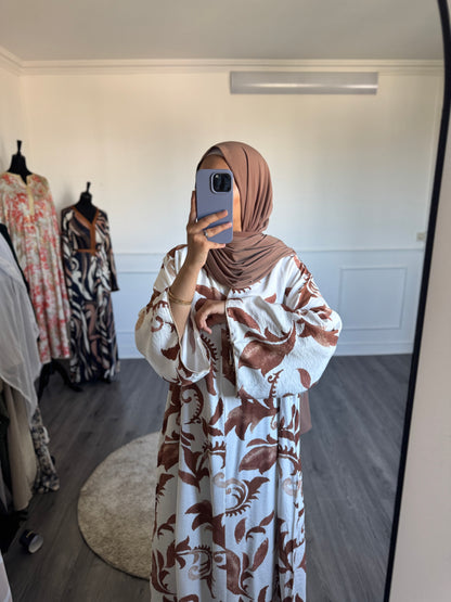 Robe marron sans le fil devant