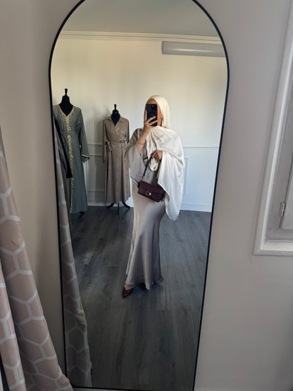 (Beige) Robe satinée longue