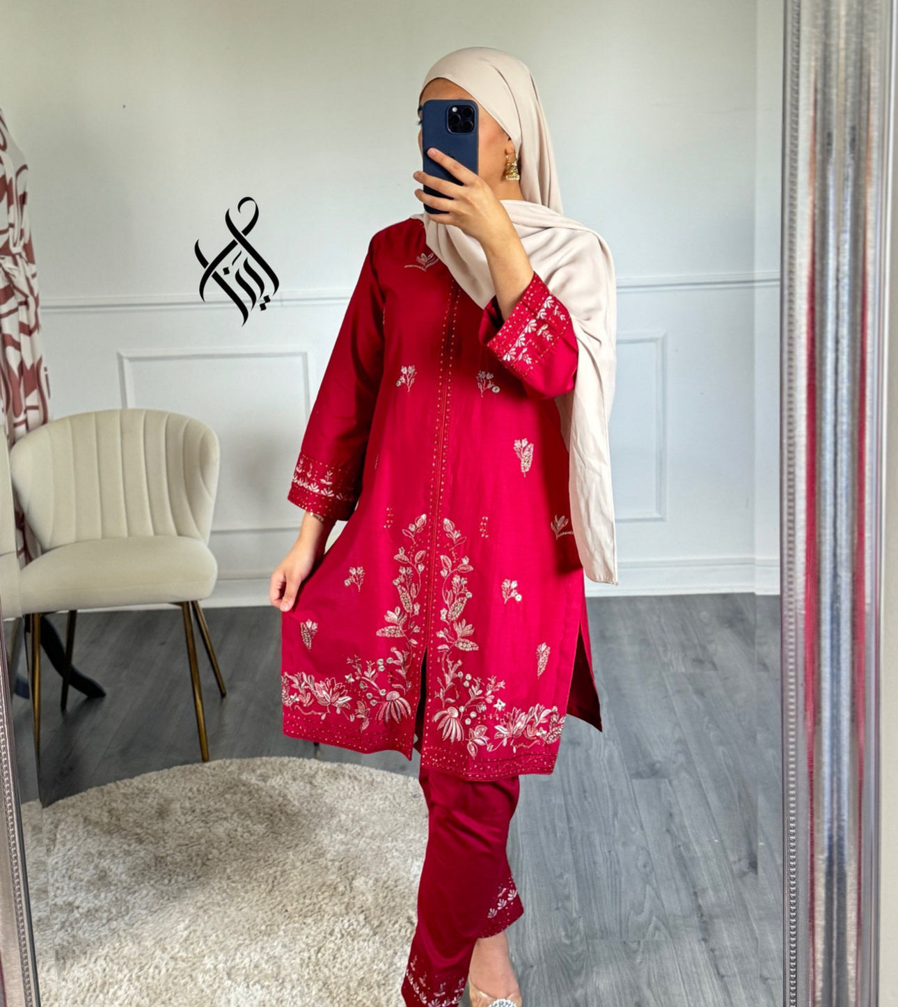 SUIT LAIBA