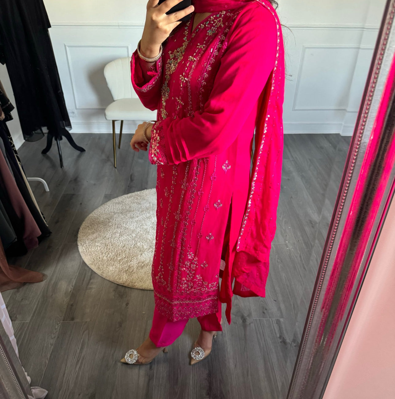 SUIT INDILA