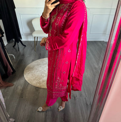 SUIT INDILA