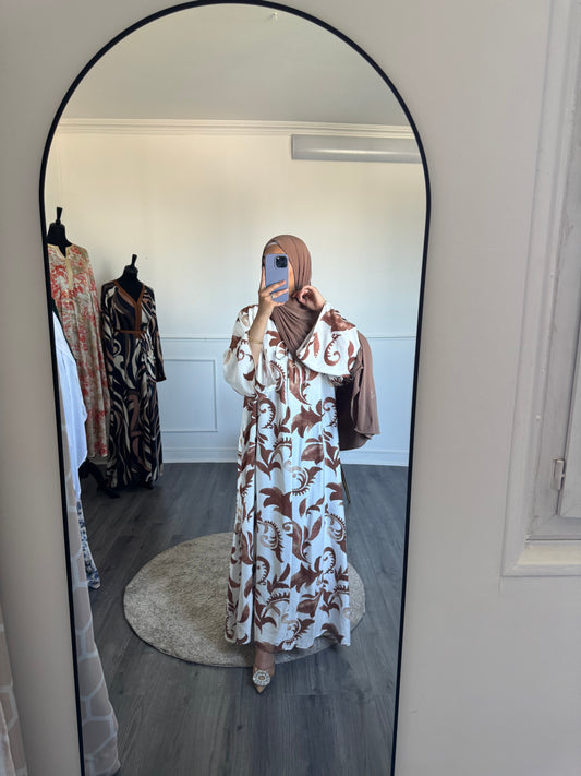 Robe marron sans le fil devant