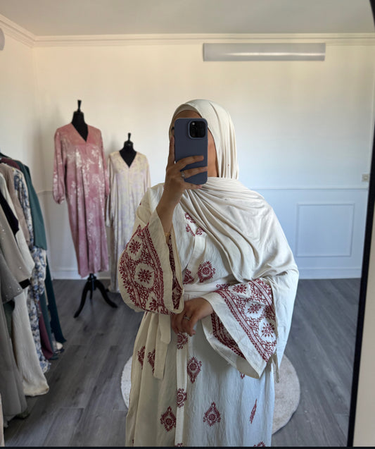 Robe brodée crème